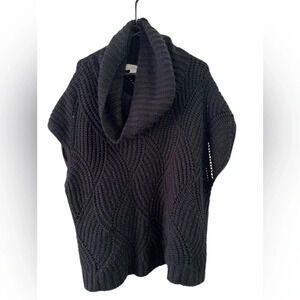 Black short sleeve sweater